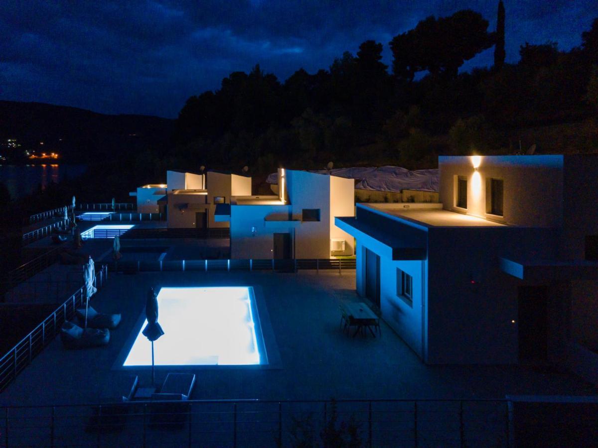 Sunrise Villa *